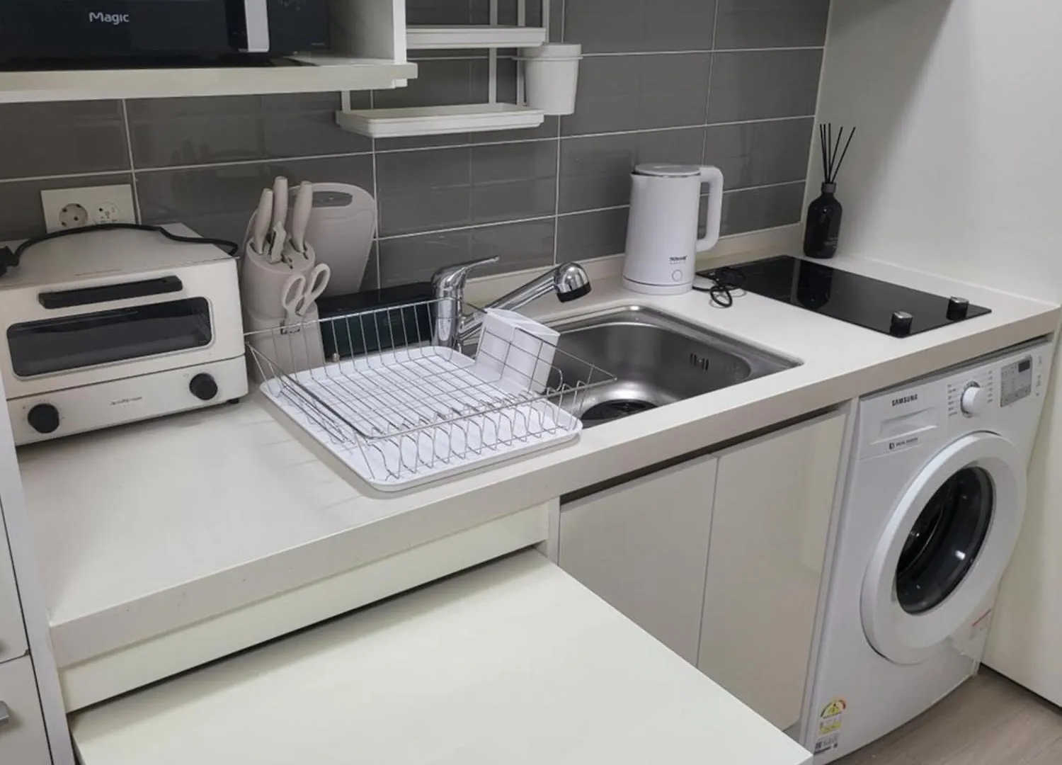 Apartment 1 Min To Sinnonhyeon Cute And Cozy House# Netflix Seoul South Korea